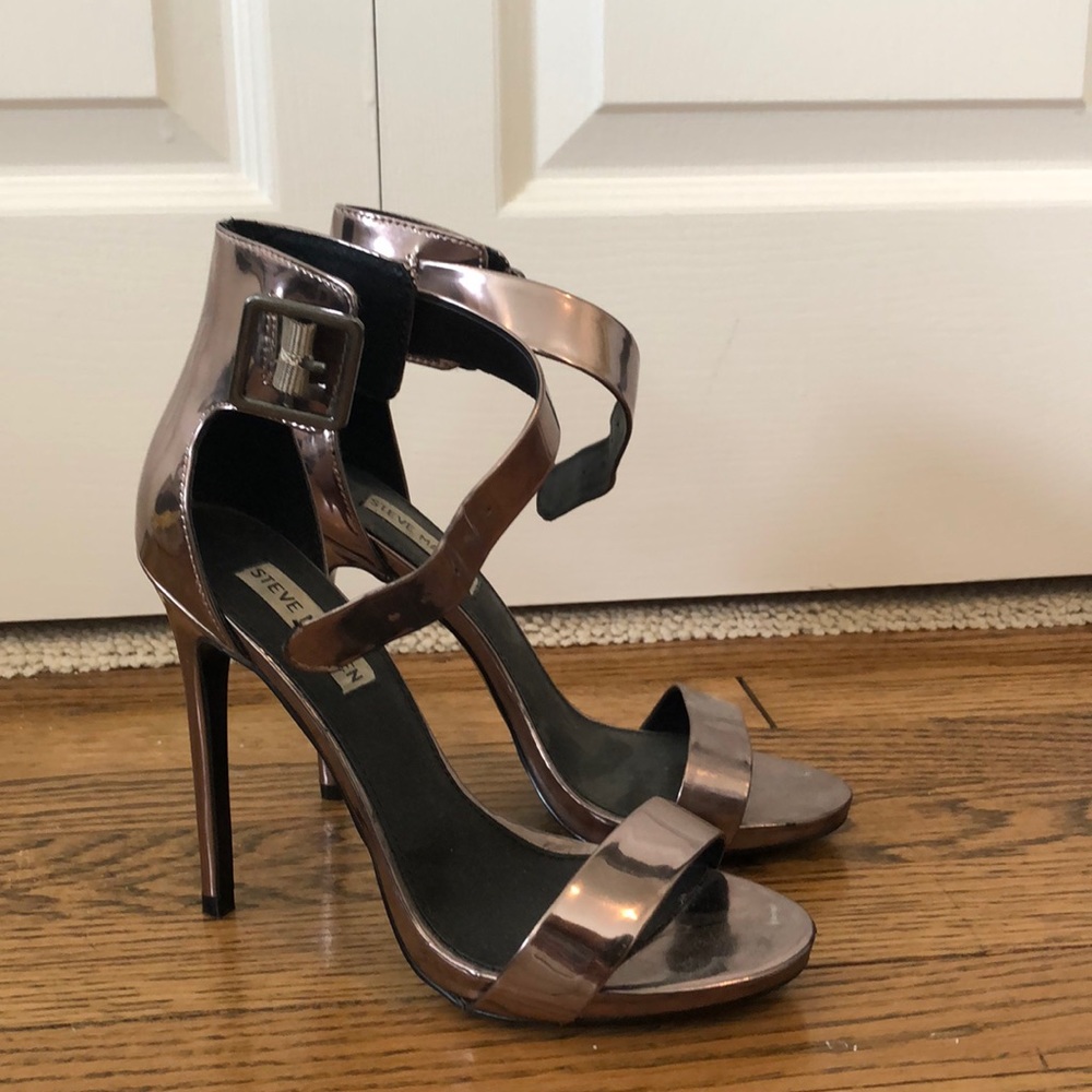 Steve Madden Heel (Size 8)